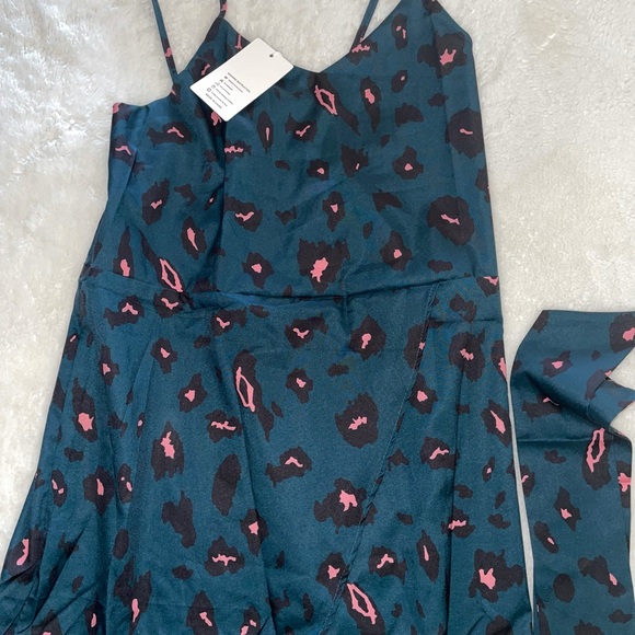 Simpleflavor Dress - Picture 2 of 4